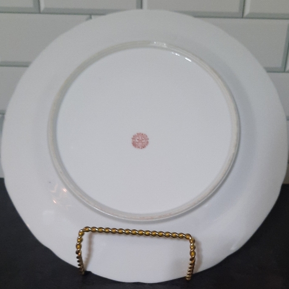 Vintage Floral Dinner Plate with Gold Trim - Picture 6 of 6